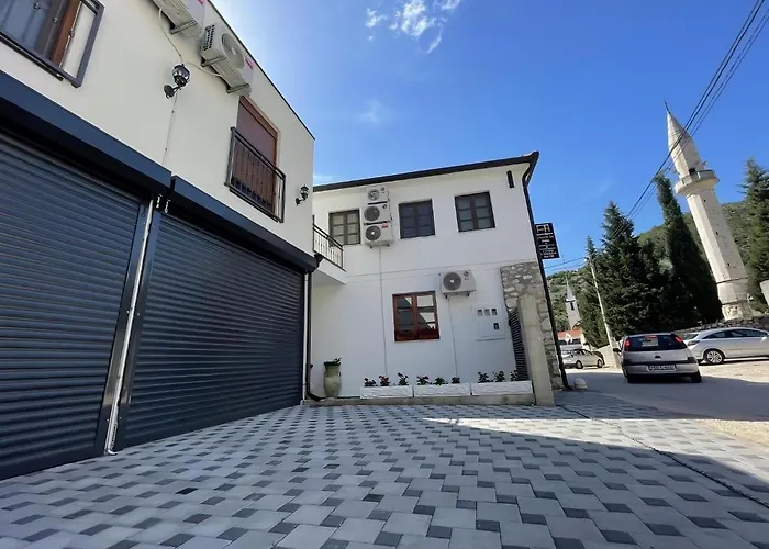 Guesthouse Check In - Apartments & Rooms