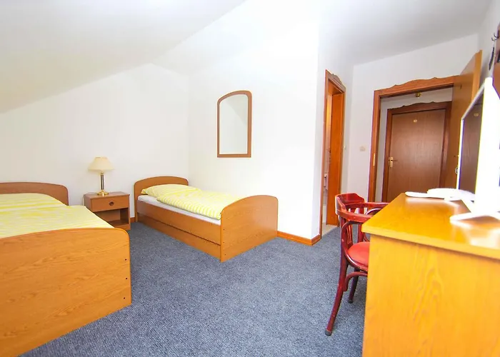 Hard Rock Rooms For Two